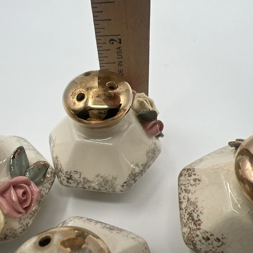 Vtg Lefton Salt N Pepper Set 3D Applied Flowers‎ Gold Accent Porcelain Japan AC